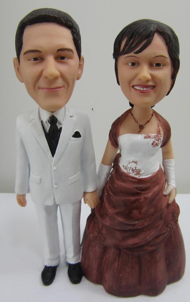 Cool bobble heads of Couples Make the Youth Brilliant