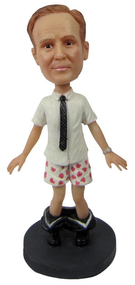 The custom bobblehead dolls on dollsforyou.com is popular accidentally and inevitably. Because in early stage, stars like to give fans souvenir dolls as a kind of publicity