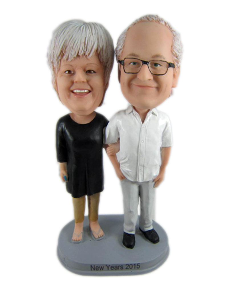 Couple bobbleheads 229