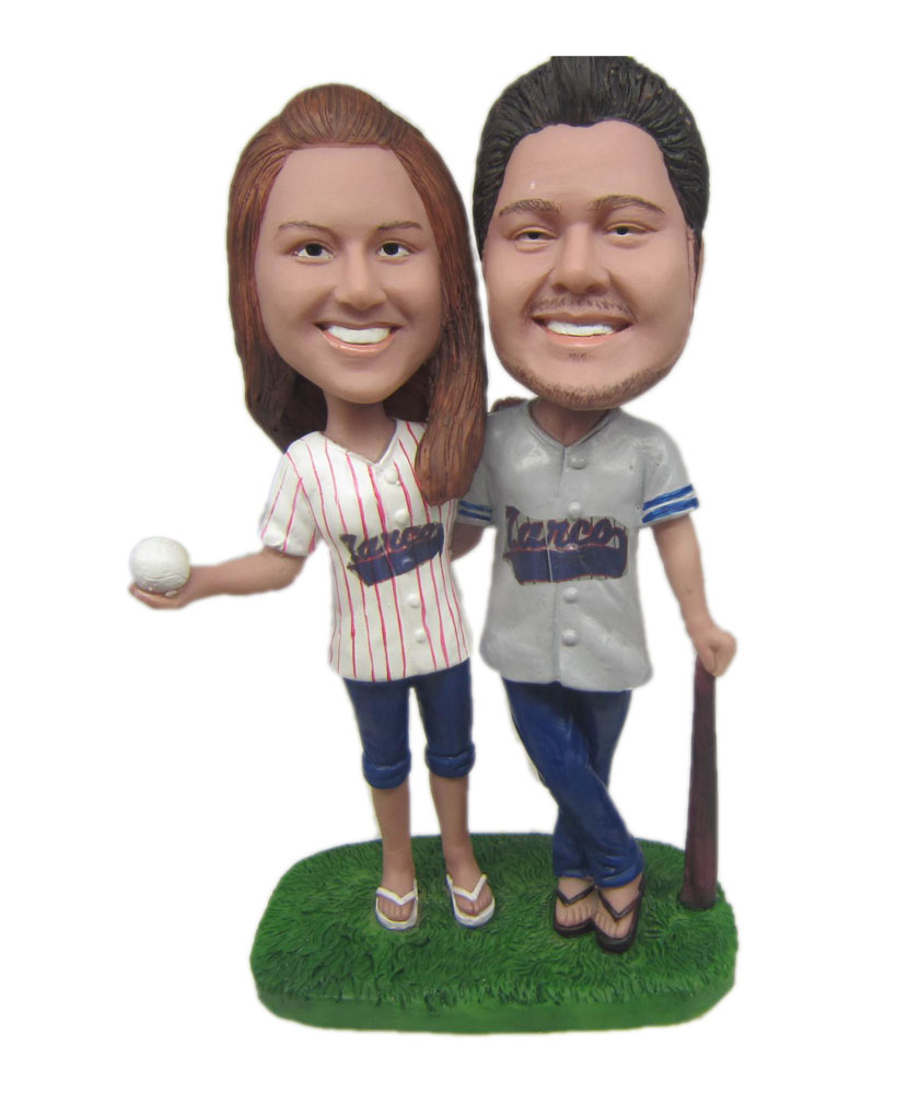 Baseball couple bobblehead