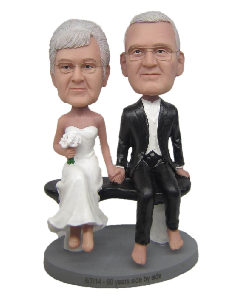 Personalized bobbleheads of wedding couple