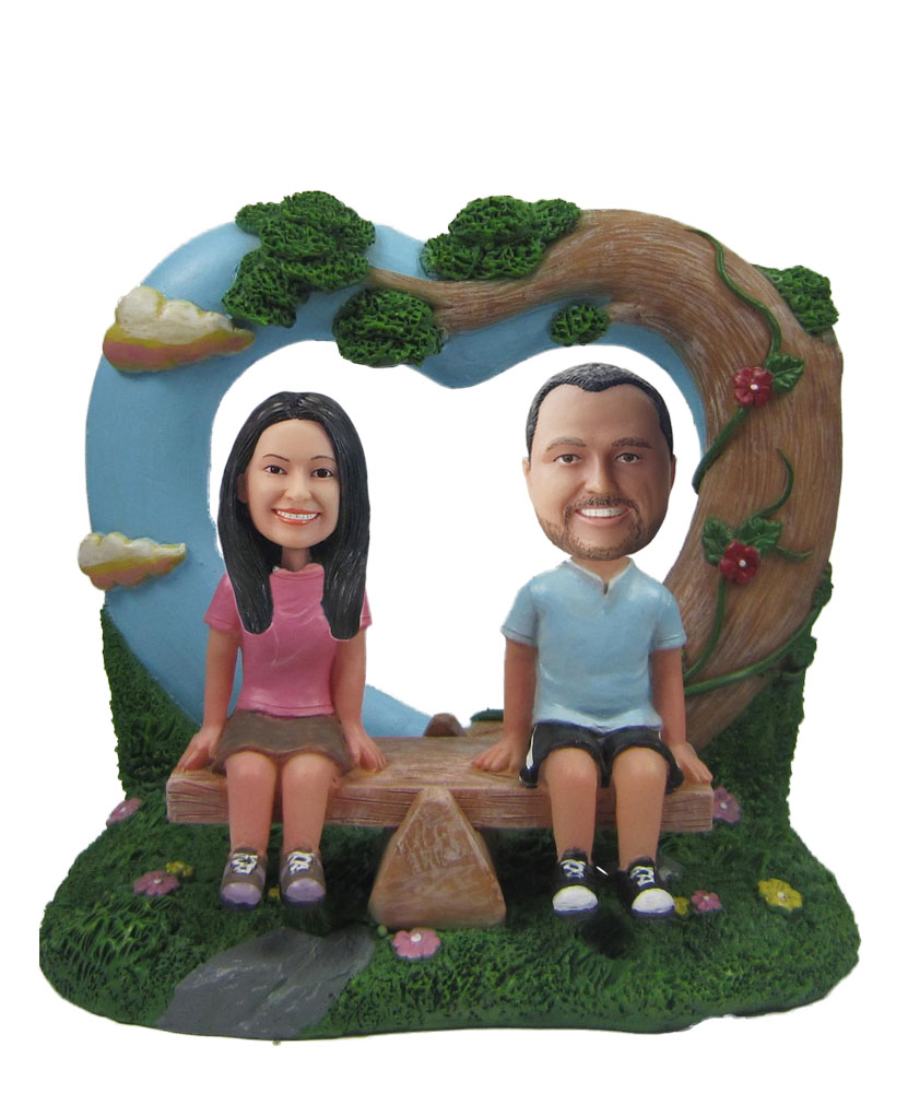 Bride and Groom Hearts Background bobblehead Doll w459