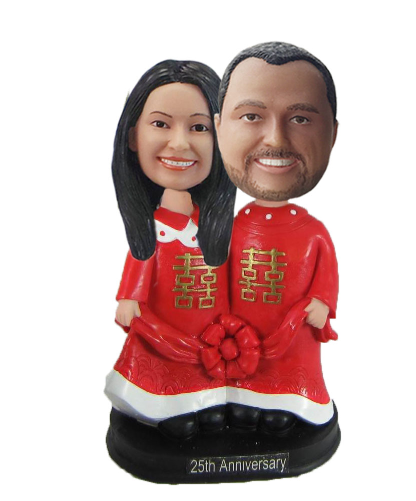 Bride and Groom In Chinese Traditional Pose Bobblehead W1028